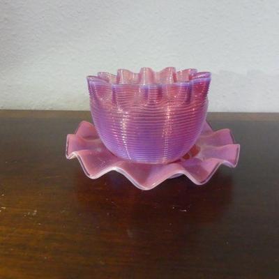 Vintage 20th Century Opalescent Threaded Glass Ruffled Rose Glow Finger Bowl & Underplate