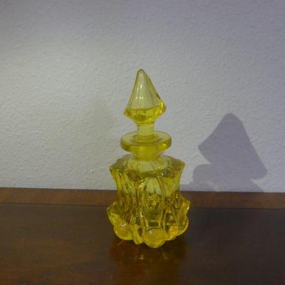 Antique Pre 1930 Boston Sandwich Glass Co. Canary Yellow Vaseline Glass Perfume Bottle with Stopper