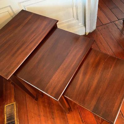 Virginia Galleries solid mahogany  sliding 3 tier nesting tables.