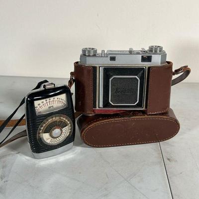 KODAK RETINA II | Vintage Kodak Retina 2 rangefinder - 35mm film camera in leather carry case with vintage light meter 