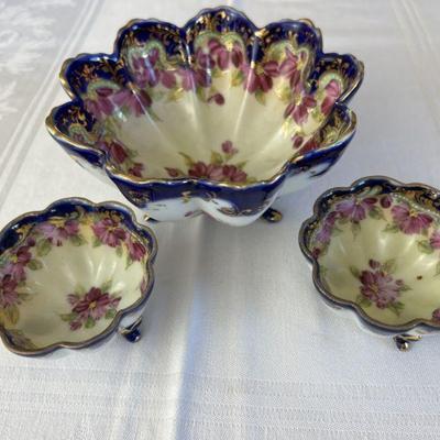 Antique Unmarked Japanese Footed Dish With Pair Of Small Footed SaltsÂ 
