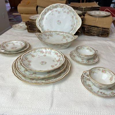 Stunning Theodore Haviland Limoges (Pattern Schleiger 304) Dinner Service For Twelve, 104 Total Pieces!Â 
