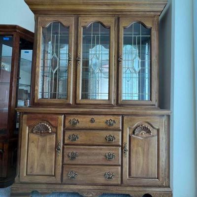 MFE032- Kincaid Solid Wooden China Cabinet