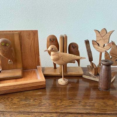 MFE028- Wooden Bookends & Wooden Bird Decor