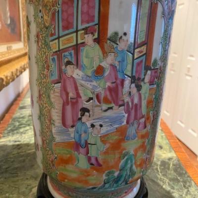 Hand painted stunning detail 