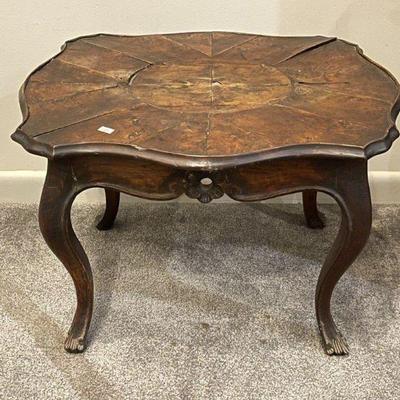 18th c. Italy Burr Parque Top Hand Carved Table