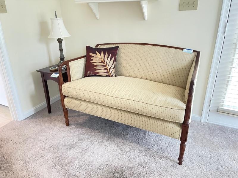 Downsizing Sale in Lee’s Hill