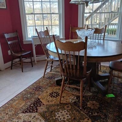 Oak dining table/4 pressback chairs