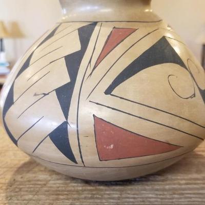 Mata Ortiz Casas Grandes style pottery vase