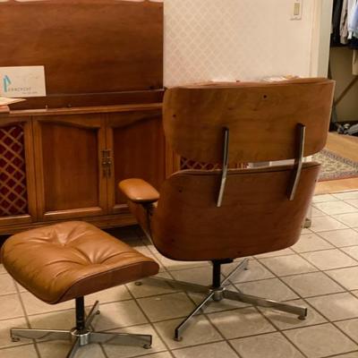 Vintage Mid Century Modern Selig Chair Danish Scandinavian and European modern style.