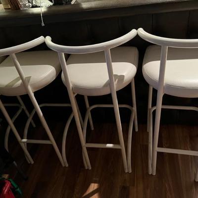 Set of 4 Bar Stools $100  This item is available for PRESALE.  Please text photo to 760-668-0554 to purchase.  We accept Zelle 