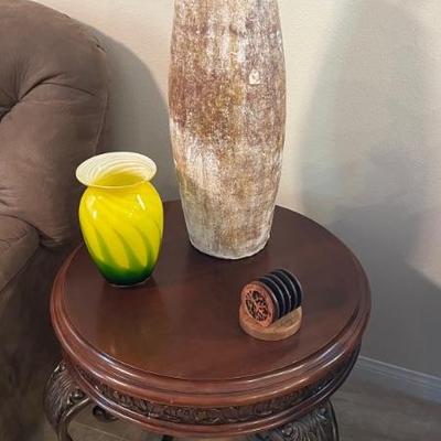 This item is available for PRESALE.  Please text photo to 760-668-0554 to purchase.  We accept Zelle
End Table $50