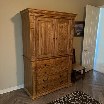 This item is available for PRESALE.  Please text photo to 760-668-0554 to purchase.  We accept Zelle
Armoire $25