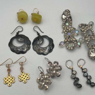 KPT053- 6 Pairs Of Beautiful Earrings 
