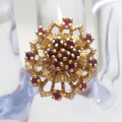 14KT GOLD RUBY FLOWER STYLE COCKTAIL RING (10.55G)