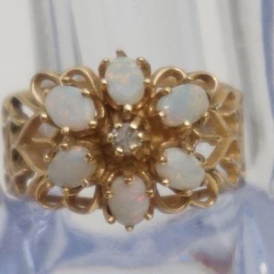 14KT GOLD OPAL & DIAMOND COCKTAIL RING (SZ 6)