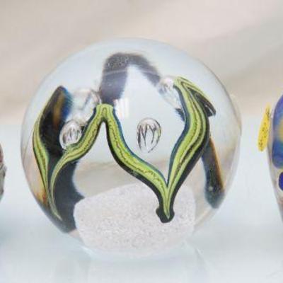 3 PC VINTAGE ART GLASS PAPERWEIGHTS