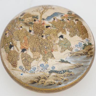 ANTIQUE JAPANESE SATSUMA 36 IMMORTALS OF POETRY JAR