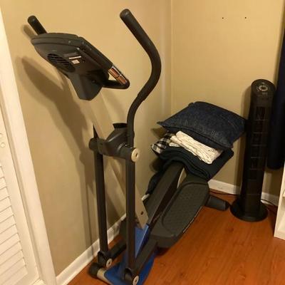 Elliptical trainer, Pro Form XP 20, 6 programmable workout levels with fan