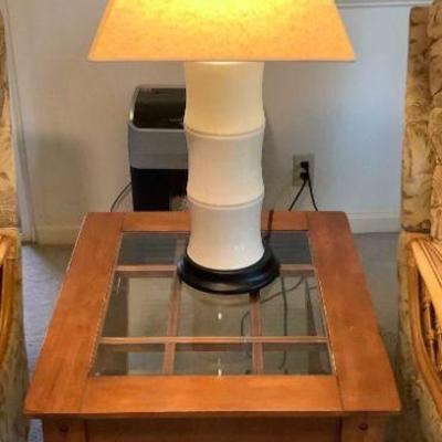 MLC026 Wooden Glass-top End Table & Ceramic Table Lamp 