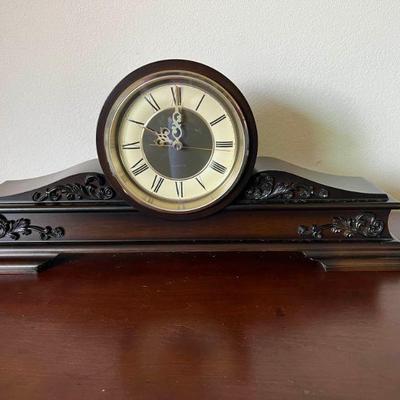 MLC129- Vintage Wooden Mantel Clock 