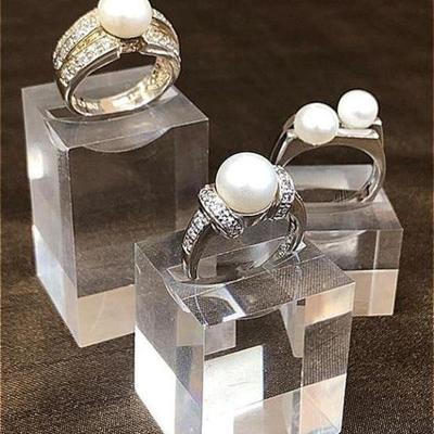 Pretty Pearl and Sterling SIlver Womens Rings. Jewelry