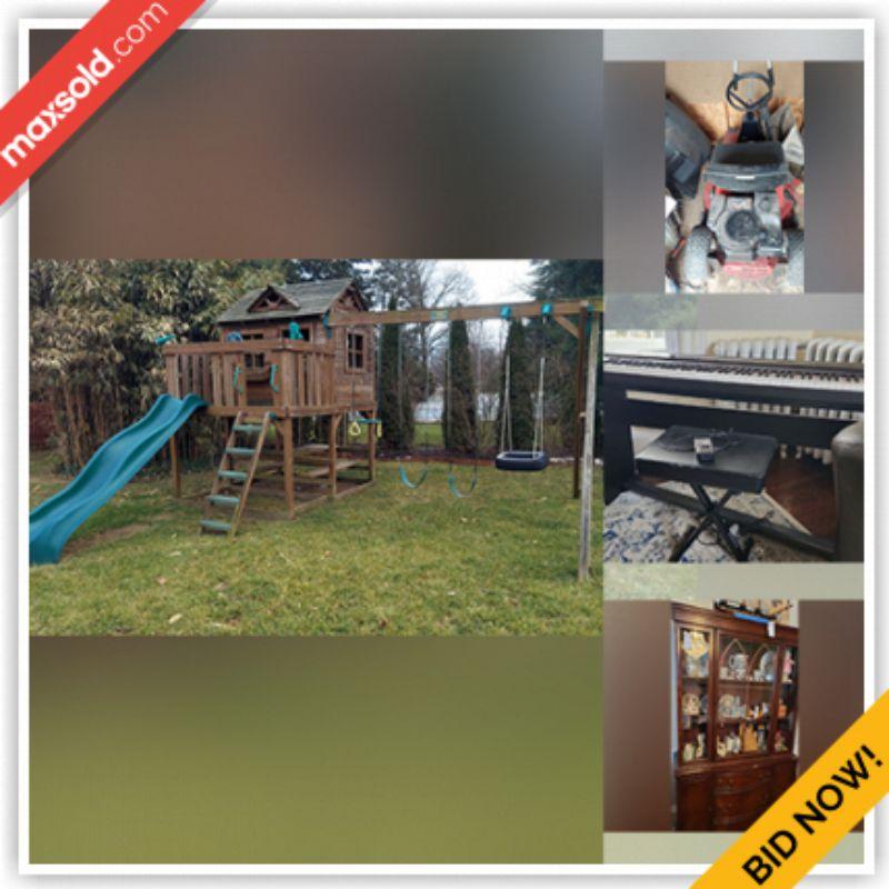 Riverton Moving Online Auction Lippincott Avenue