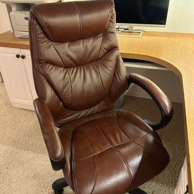 Brown Computer chair