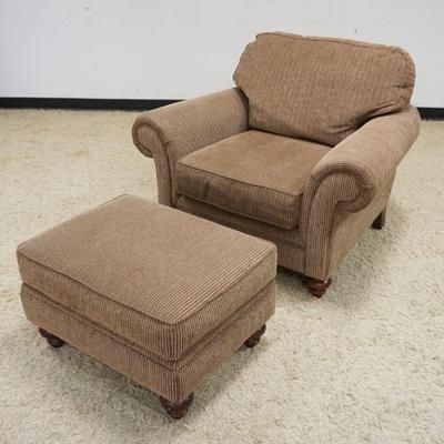 1232	BROYHILL UPHOLSTERED ARM CHAIR WITH OTTOMAN
