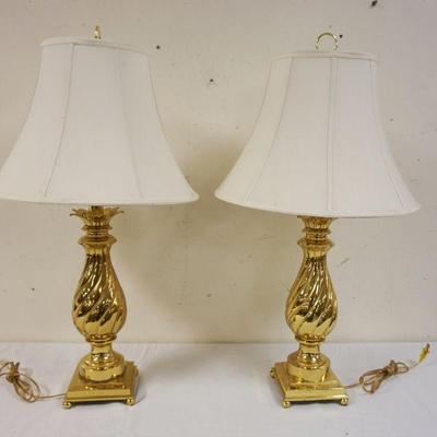 1093	PAIR OF BRASS TABLE LAMPS, APPROXIMATELY 33 IN HIGH
