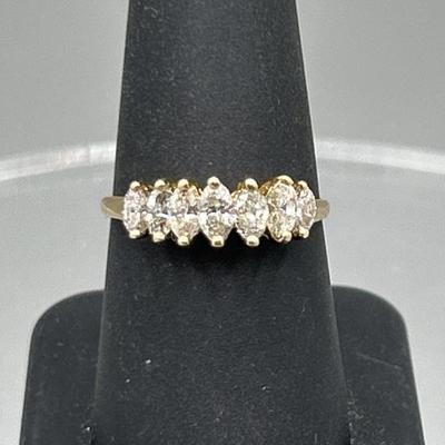 14kt -7-Diamond 1.5 Day Ring, Size 7.5
