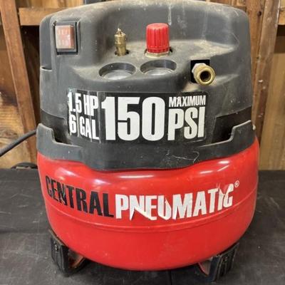 Central Pneumatic 1.5 HP 6 Gallon Air Compressor