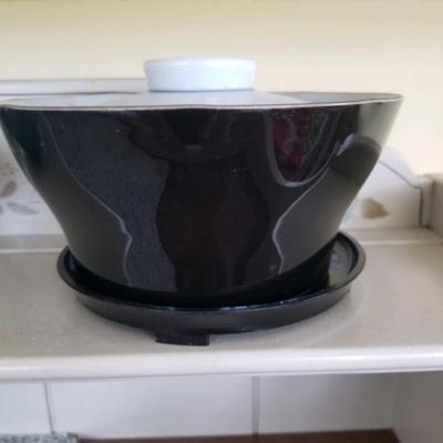 Japanese serving dish