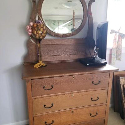 Oak dresser with lyre mirror