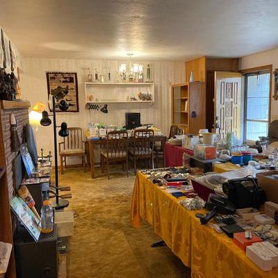 Estate sale photo