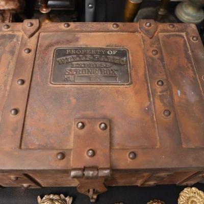 Replica Wells Fargo Strongbox