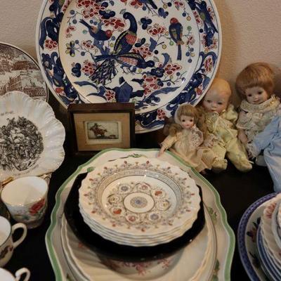 Vintage and antique decor, dolls, porcelain