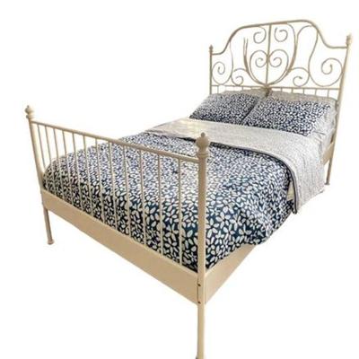 Lot 059
White Metal Victorian Style Bed
