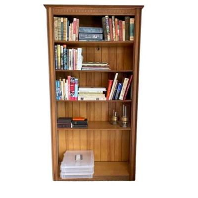 Lot 028
Golden Oak Book Shelf
