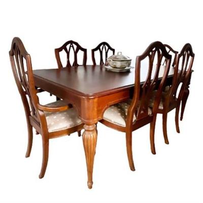 Lot 020
Stanley Furniture Dining Table and Chairs