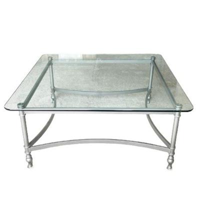 Lot 017
Contemporary Glass Top Cocktail Table