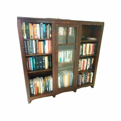 Antique oak cabinet/bookshelf