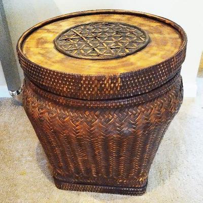 Large woven basket with lid 