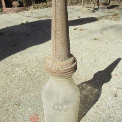 VINTAGE 1 QUART OIL CONTAINER WITH SPOUT