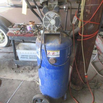 CAMPBELL HAUSFELD WL611200 OILLESS AIR COMPRESSOR UNTESTED
