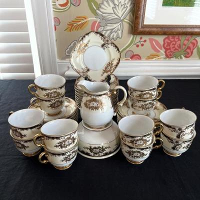Meito China dessert set 38pc $60