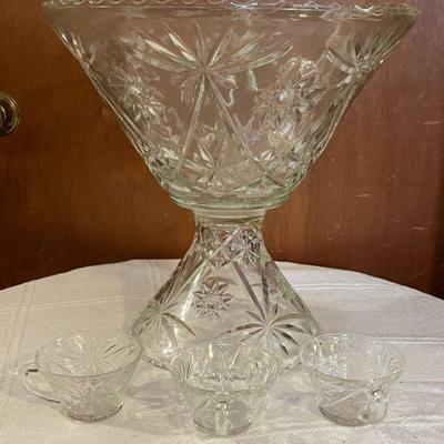 Star of David punch bowl w/pedestal and 24 cups