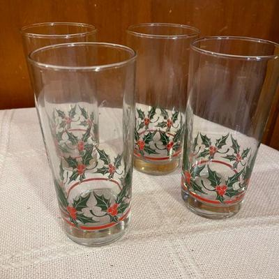 set of 12 Libby Vintage Holly Berry drinking glasses