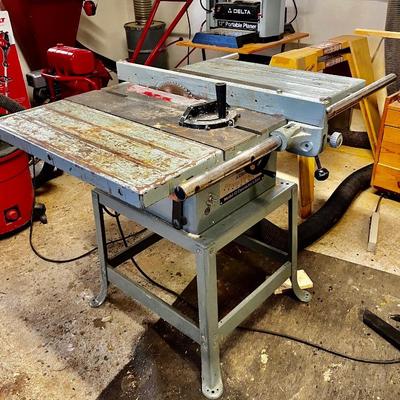 Contractor's Table Saw-Delta Model 10