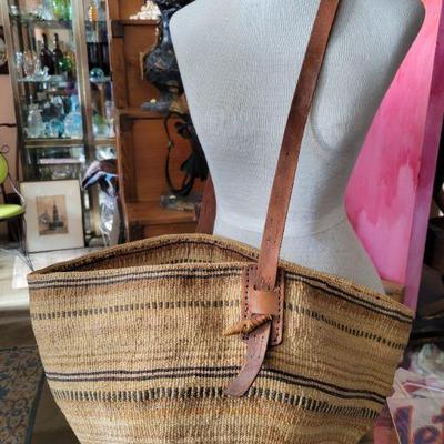 Woven market bag with leather strap 19 x 13